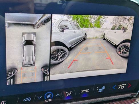 New 2026 Chevrolet Traverse Z71 w/ Driver Confidence Package AWD/4WD image 20