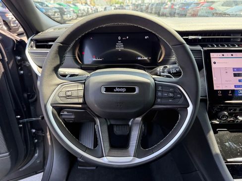 New 2025 Jeep Grand Cherokee L Limited w/ Black Appearance Package image 17