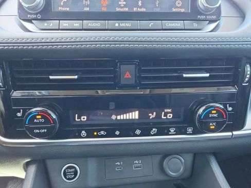 Used 2021 Nissan Rogue SV w/ Premium Package FWD image 5