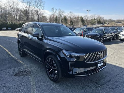 Certified 2025 Volvo XC90 T8 Ultra AWD/4WD image 2