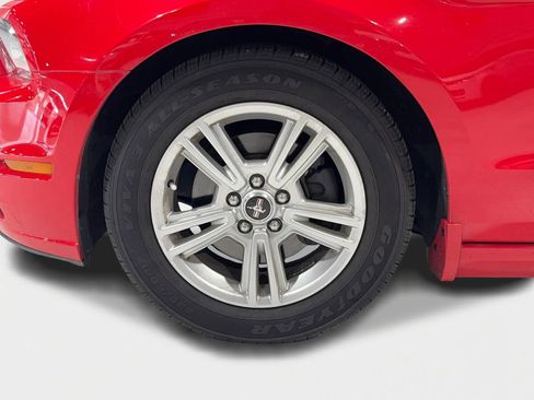 Used 2013 Ford Mustang Coupe image 27