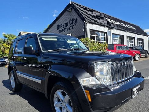 Used 2012 Jeep Liberty Limited AWD/4WD image 2
