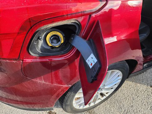 Used 2014 Ford Focus Titanium image 14