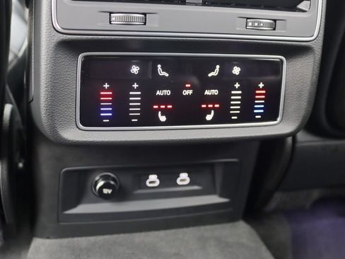 Used 2022 Audi SQ8 Prestige w/ Prestige Package AWD/4WD image 27
