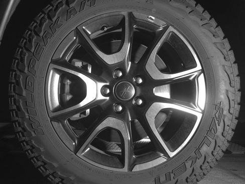 Used 2025 Jeep Compass Trailhawk image 12