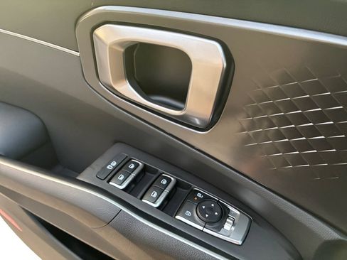 Used 2025 Kia Sorento S FWD image 24
