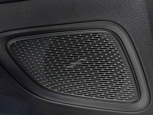 Used 2022 Mercedes-Benz C 300 Sedan image 7