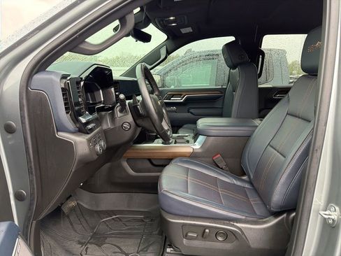 Used 2023 Chevrolet Silverado 1500 High Country w/ High Country Premium Package AWD/4WD image 7