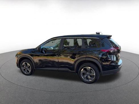 Used 2025 Nissan Rogue SV image 10