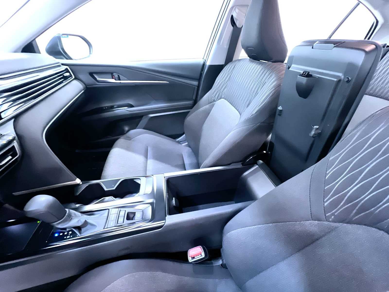 Used 2026 Toyota Camry LE FWD image 28