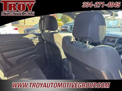 Used 2018 Jeep Grand Cherokee Laredo image 29