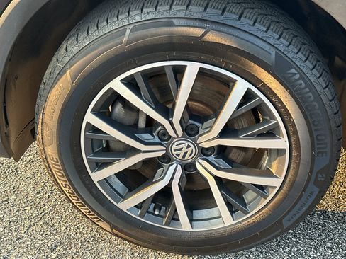 Used 2019 Volkswagen Tiguan SEL AWD/4WD image 10