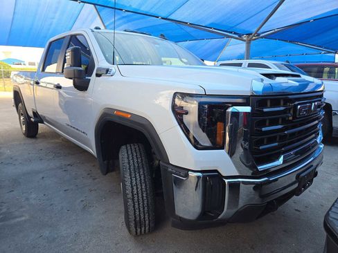 Used 2024 GMC Sierra 2500 Pro w/ 1SA Pro Safety Plus Package AWD/4WD image 2