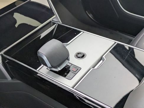 New 2026 Land Rover Range Rover SE image 9