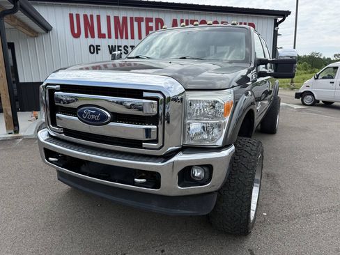 Used 2016 Ford F250 XLT w/ XLT Premium Package AWD/4WD image 2