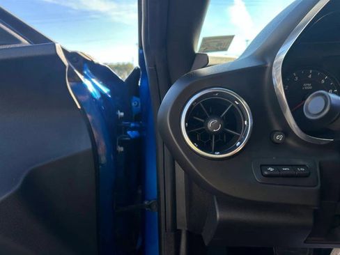 Used 2016 Chevrolet Camaro SS image 12