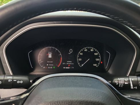 Used 2025 Honda Pilot Touring image 35