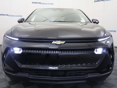 New 2026 Chevrolet Equinox EV LT image 13