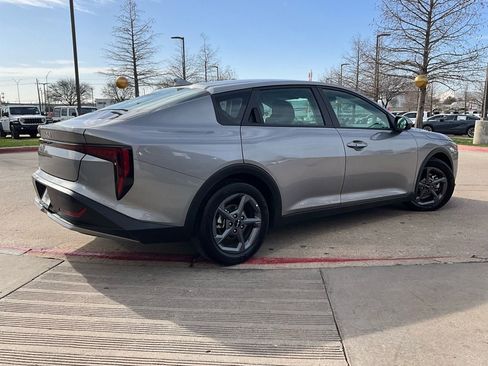 Used 2025 Kia K4 LXS image 6