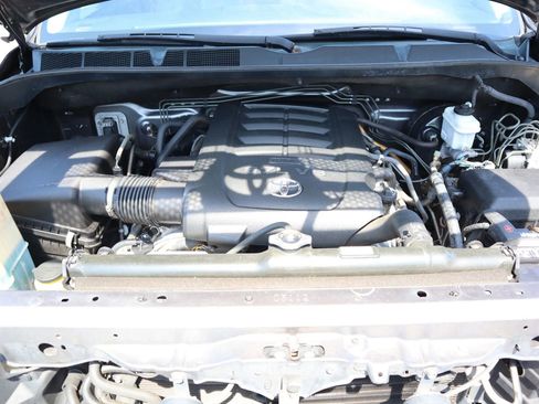 Used 2011 Toyota Tundra 2WD CrewMax w/ Tow Pkg image 33