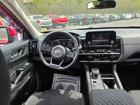 Used 2022 Nissan Pathfinder SV AWD/4WD image 33