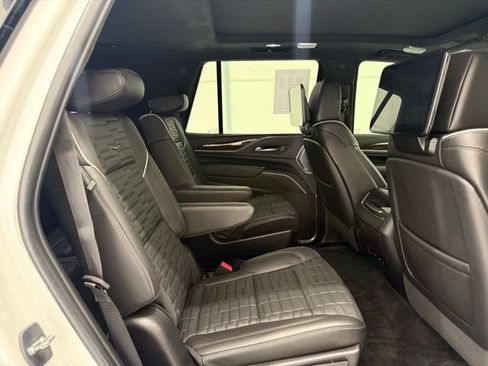 Used 2023 Cadillac Escalade Sport Platinum AWD/4WD image 29