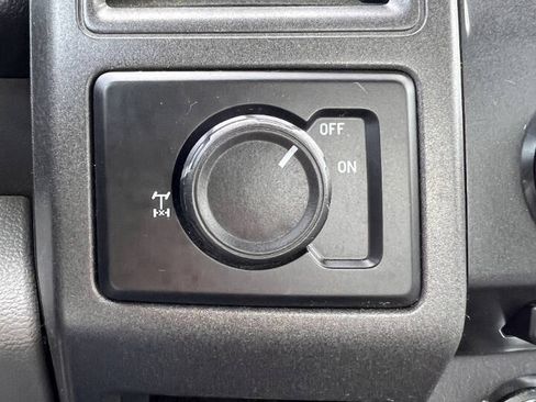 Used 2018 Ford F250 XL w/ Power Equipment Group RWD image 30