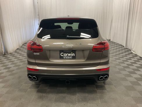 Used 2016 Porsche Cayenne AWD/4WD image 5