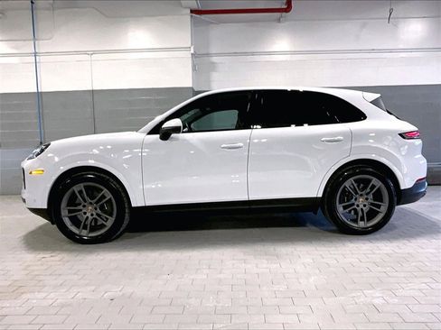 Certified 2025 Porsche Cayenne image 2