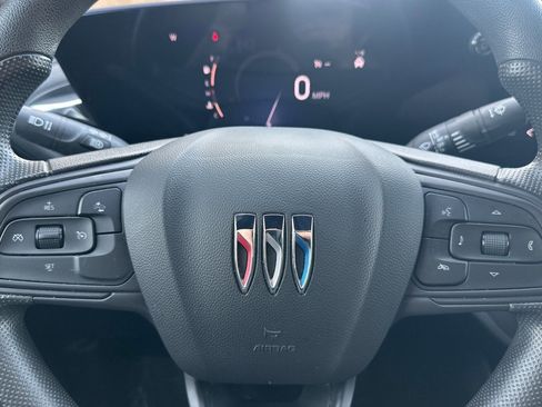 Certified 2025 Buick Envista Preferred image 24