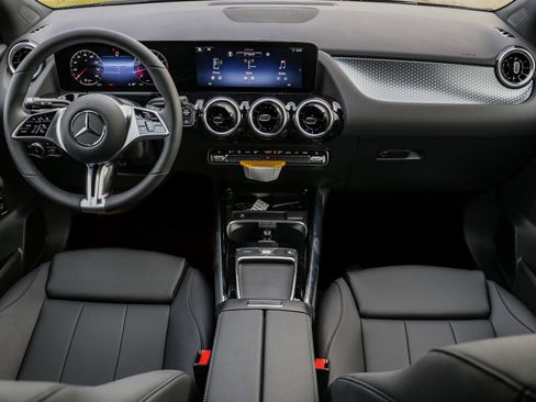 New 2026 Mercedes-Benz GLA 250 4MATIC image 8