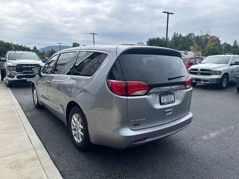 Certified 2018 Chrysler Pacifica Touring w/ Security Group FWD image 4