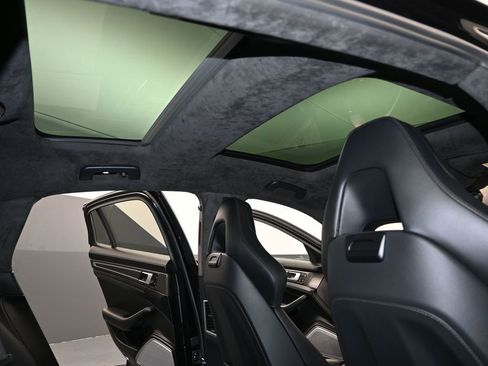 Used 2020 Porsche Panamera GTS image 33