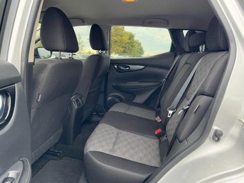 Used 2022 Nissan Rogue Sport SV image 10