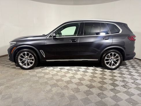 Used 2022 BMW X5 xDrive40i w/ Premium Package AWD/4WD image 3