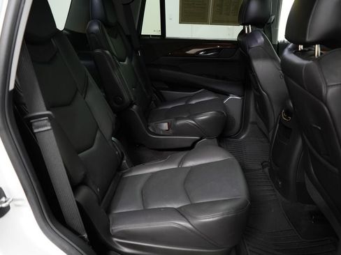 Used 2020 Cadillac Escalade Luxury AWD/4WD image 25