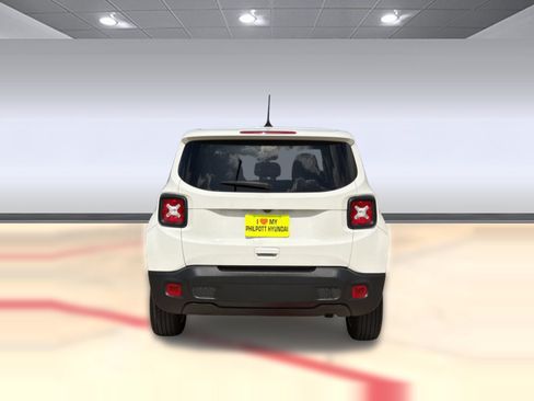Used 2023 Jeep Renegade Latitude AWD/4WD image 10