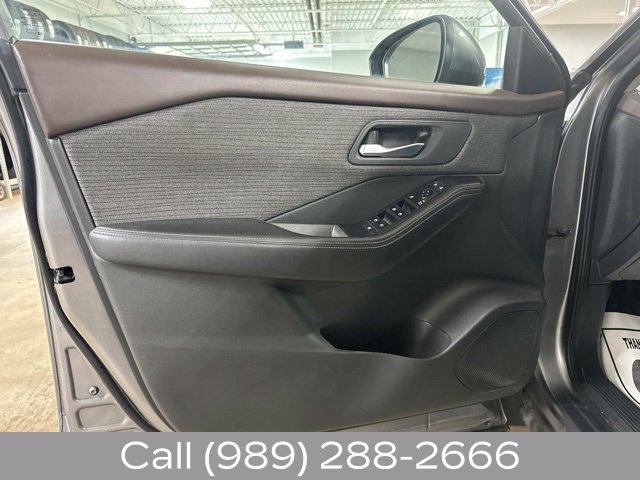 Used 2021 Nissan Rogue SV FWD image 11