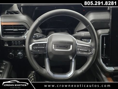 Used 2025 GMC Yukon XL Denali AWD/4WD image 22