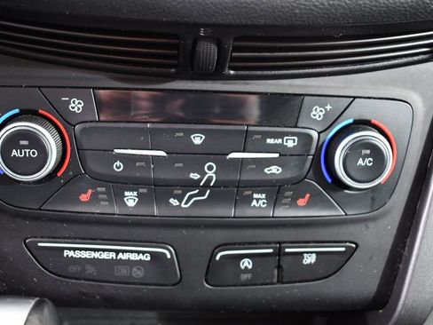 Used 2019 Ford Escape SEL image 28