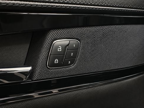 Used 2023 Lincoln Nautilus Reserve AWD/4WD image 23