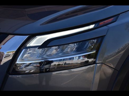 Used 2022 Nissan Pathfinder SV image 50