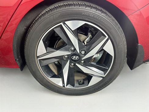 Used 2023 Hyundai Elantra Limited FWD image 11