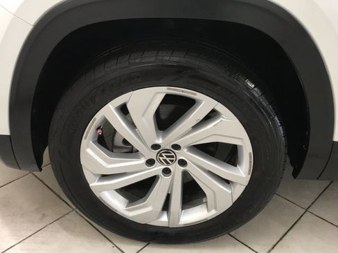 Used 2023 Volkswagen Atlas SE w/ Panoramic Sunroof Package FWD image 7