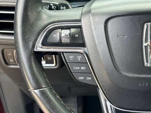 Used 2023 Lincoln Nautilus FWD image 19