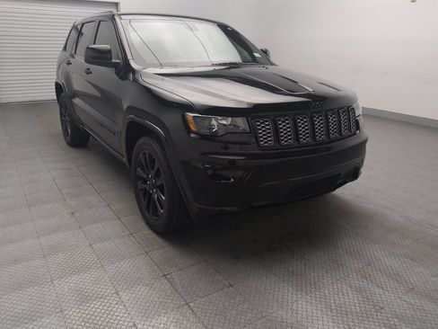 Used 2019 Jeep Grand Cherokee Altitude RWD image 13