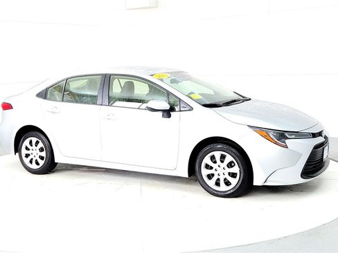 Used 2024 Toyota Corolla LE FWD image 7