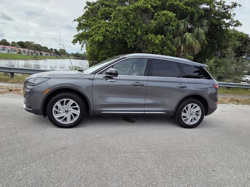 Used 2022 Lincoln Corsair FWD image 7