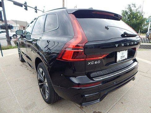 New 2026 Volvo XC60 T8 Plus w/ Protection Package Premier AWD/4WD image 10