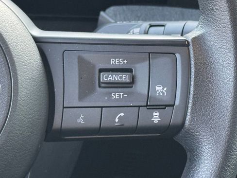 Certified 2025 Nissan Kicks SV image 17